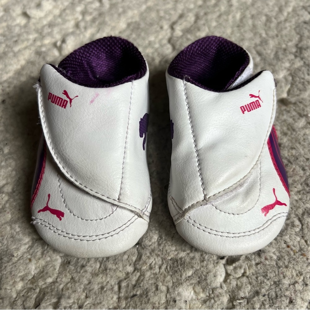 PUMA Infant Crib Shoes Size 3 Pink Soft Sole Sneakers Velcro Pre-Walker - Picture 2 of 10